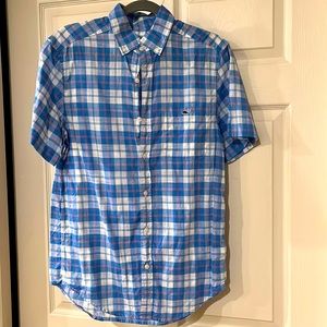 Never worn mens Vineyard Vines button down shirt